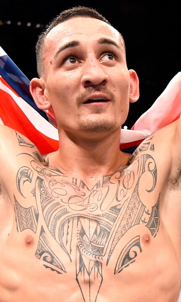 Max Holloway punishes Anthony Pettis by TKO to win interim title at UFC 206